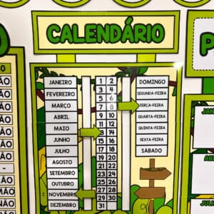 Organize sua sala de aula com o Kit Safari! Inclui alfabetos, numerais, cartazes e painéis. Ideal para criar um ambiente divertido e acolhedor! 🐾🌿